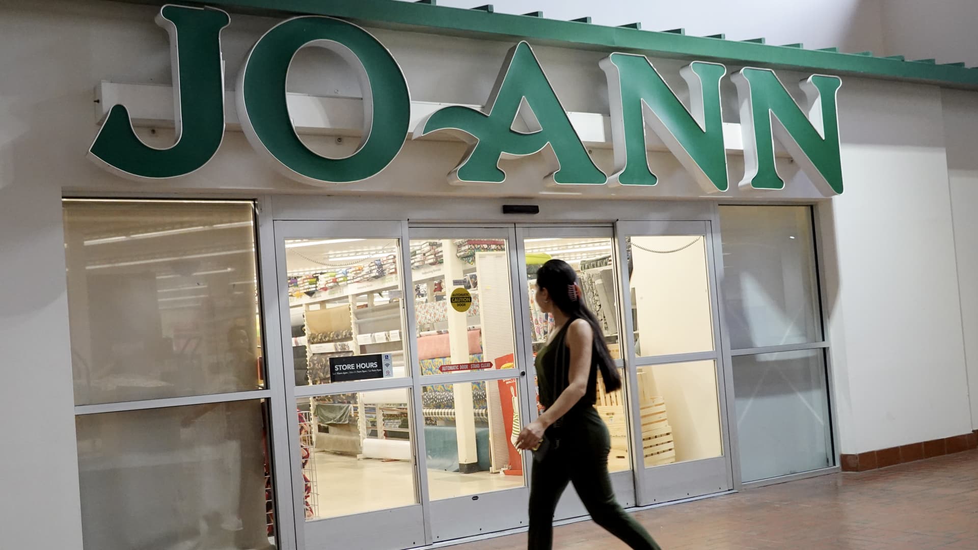 Joann to shutter all 800 material shops after failing to discover a purchaser to avoid wasting its areas