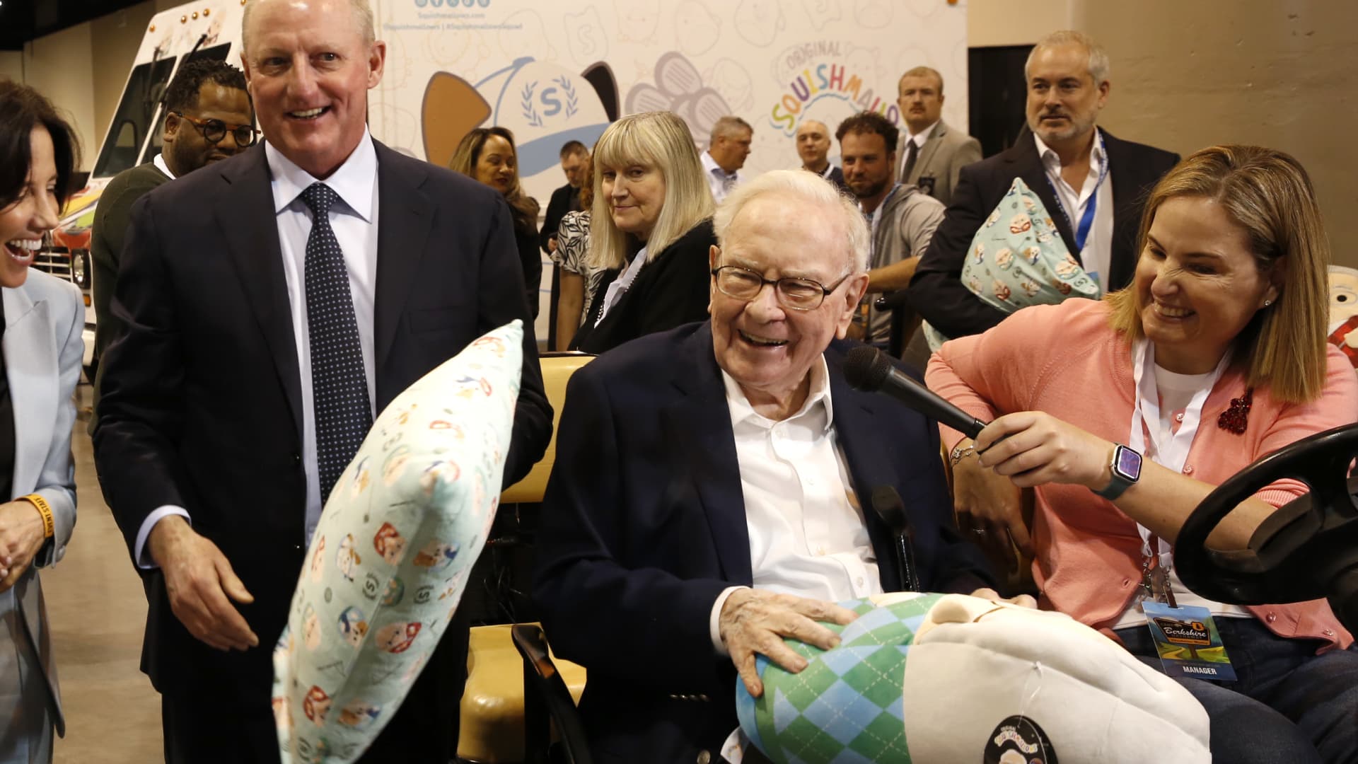 Berkshire’s Warren Buffett to retire, asks board to interchange him with Greg Abel