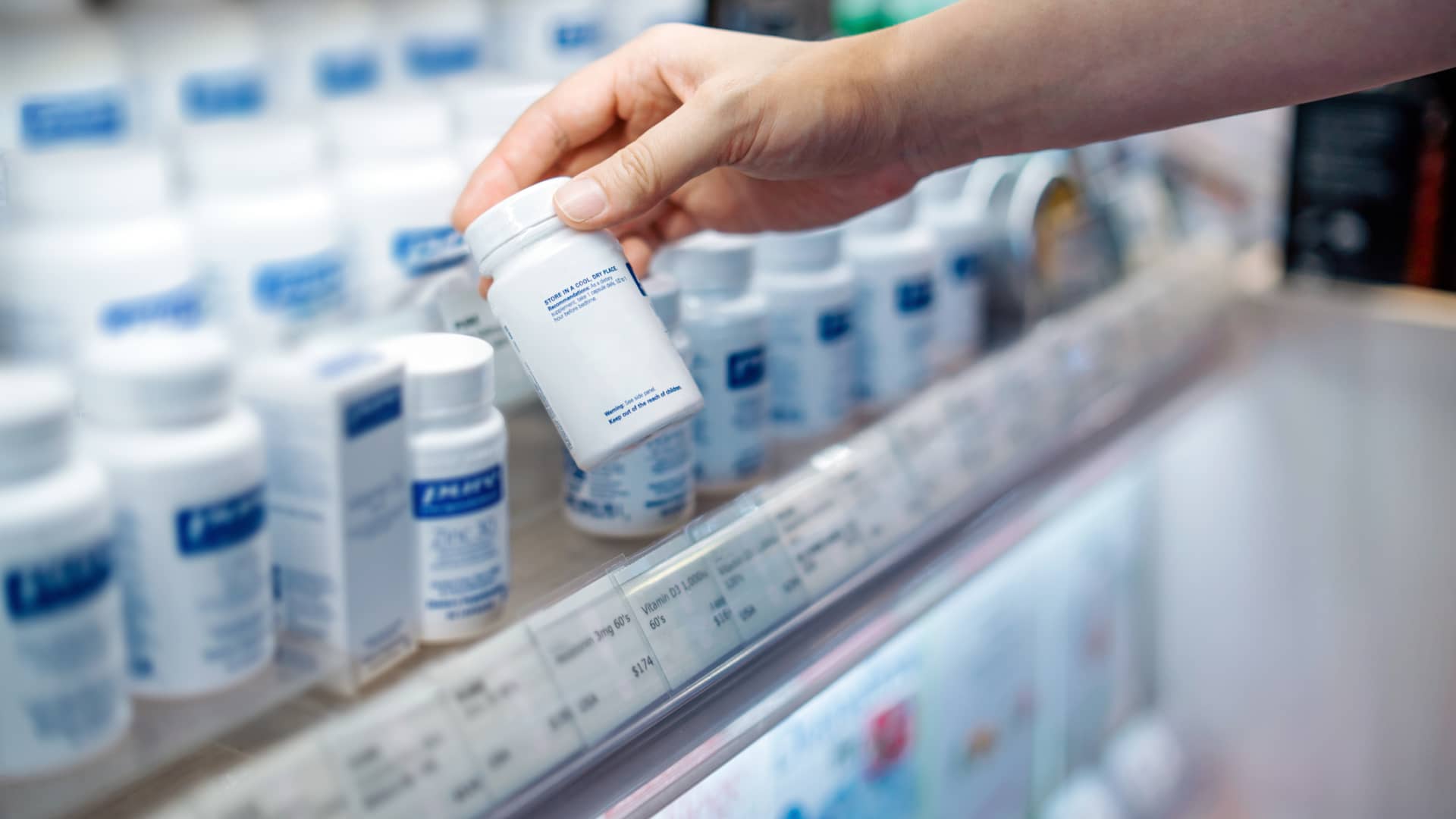 U.S. to impose 100% tariff on branded, patented medication until companies construct crops regionally, Trump says