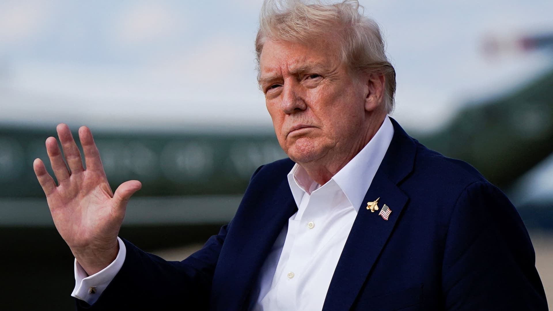 Trump threatens firings of federal staff if authorities shuts down