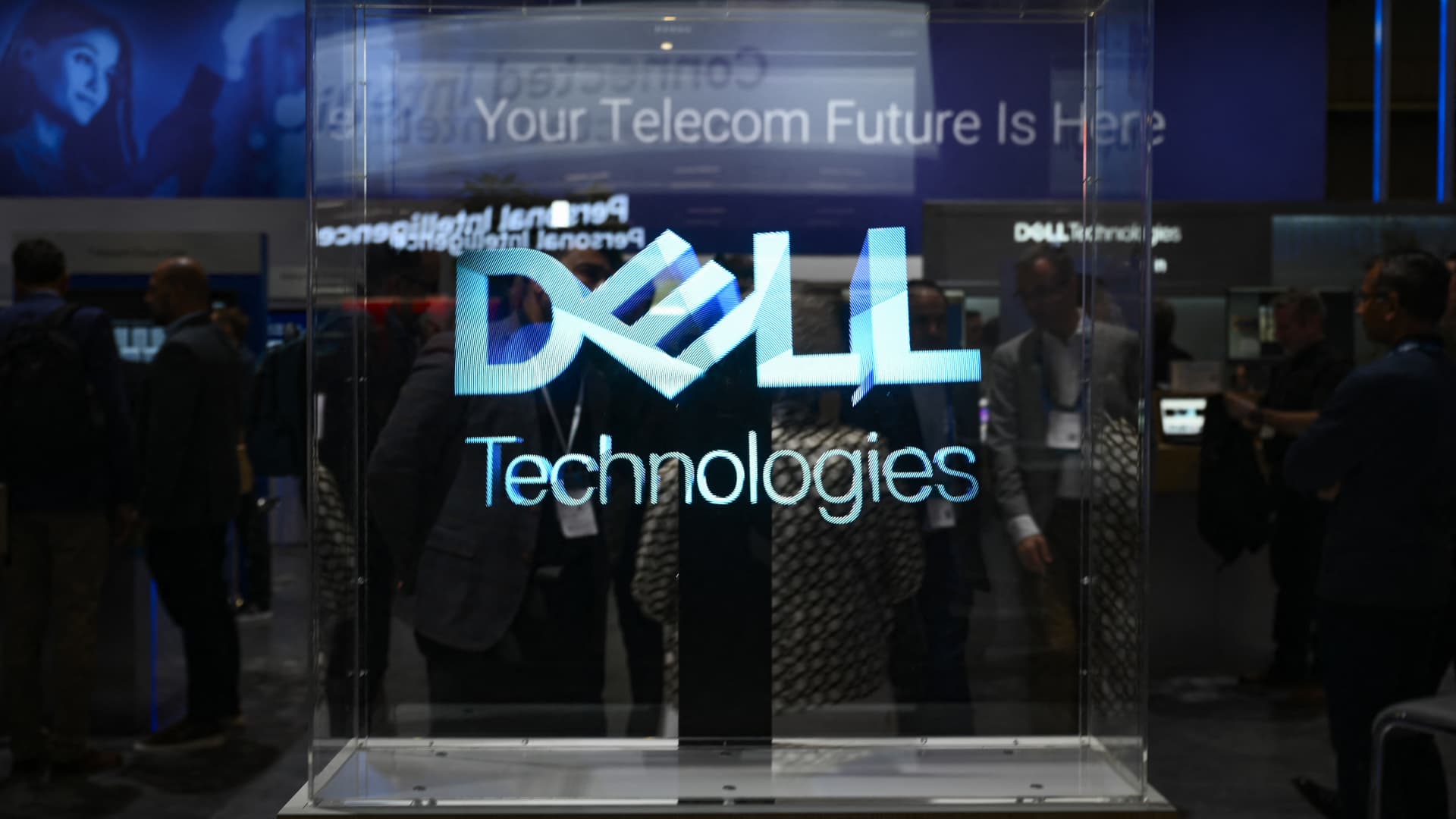 Dell inventory pops as firm ups long-term income development expectations