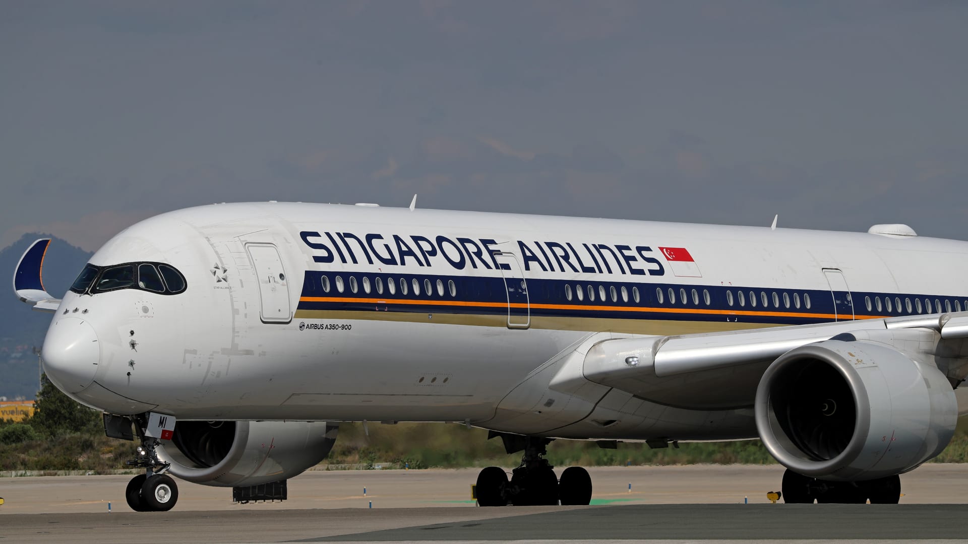 Singapore Airways earnings sink 82% in second quarter, effectively beneath forecasts on Air India drag