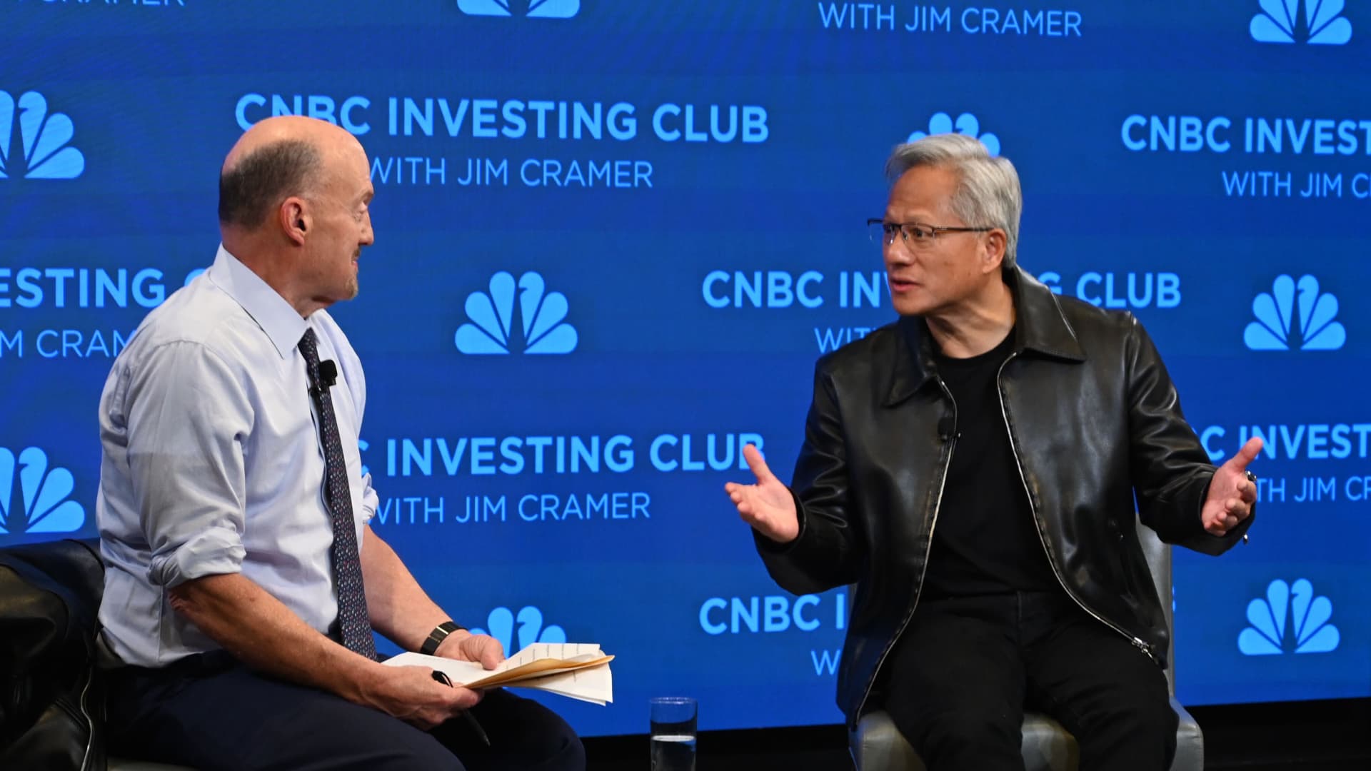 Personal Apple and Nvidia as broad rally expands earlier than earnings